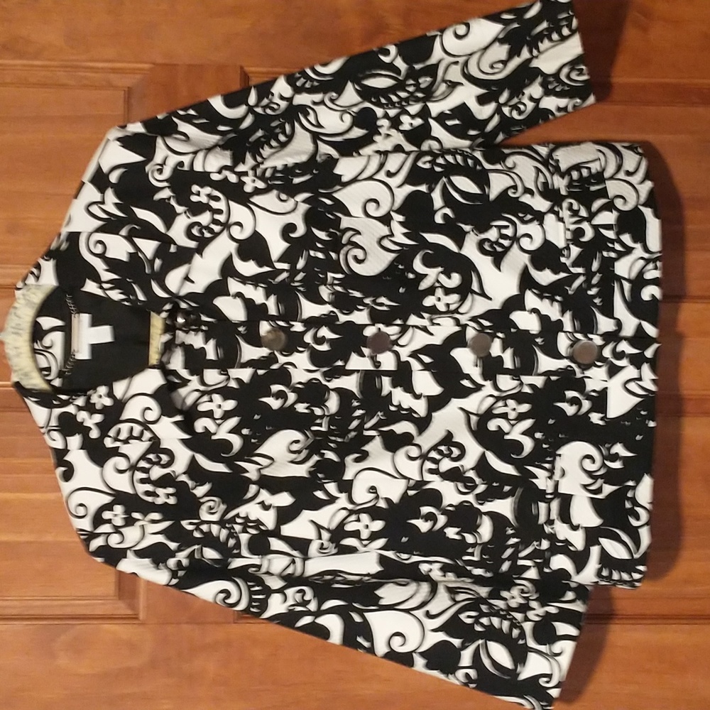 Charter Club woman's size 14 lined 3/4 sleeve jacket with silver buttons